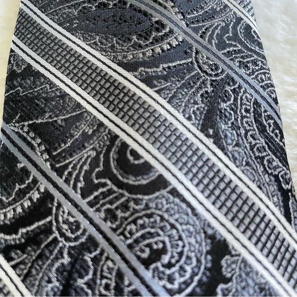 Pronto Uomo Couture Narrow Striped Paisley Silver and Black Silk Tie - Picture 7 of 11